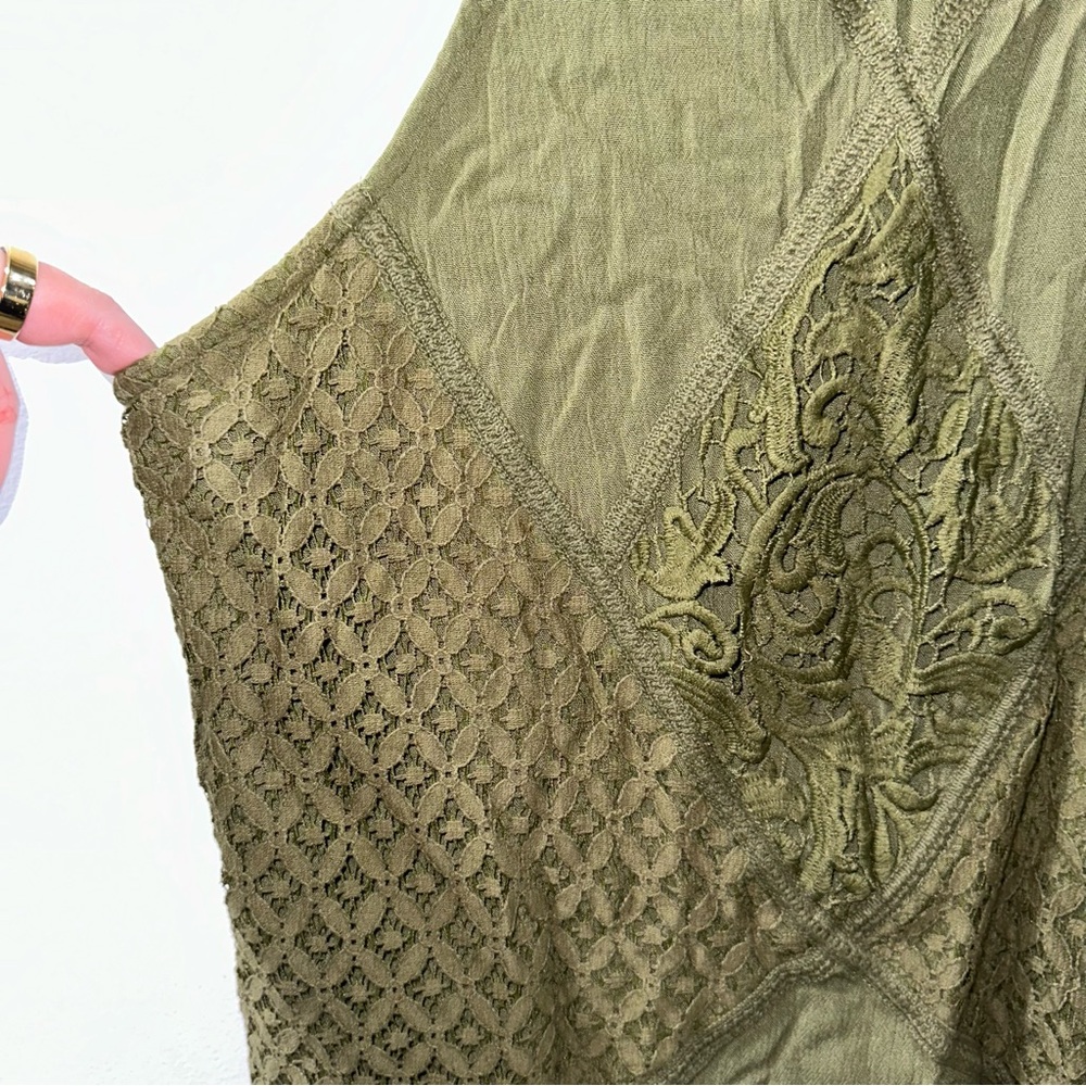 Green Lightweight High Neck Lined Lace Mini Dress